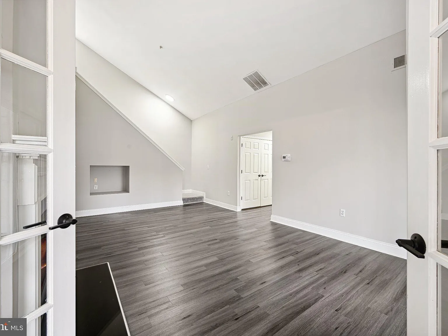 Greenbelt Lake Vill Condo-Phs 10 — Photo 3