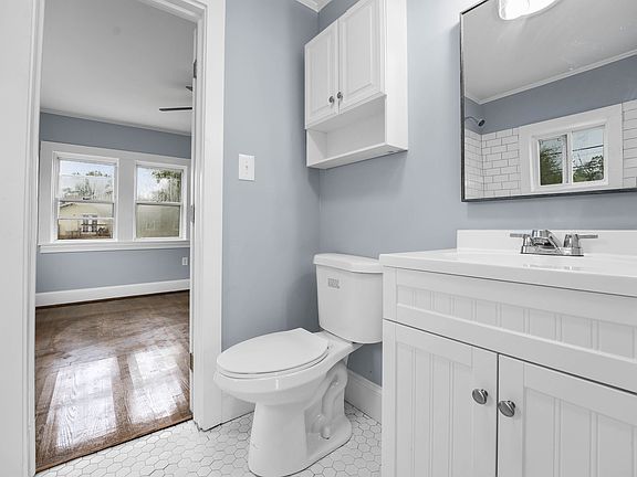 2nd image of 2025 Selden St