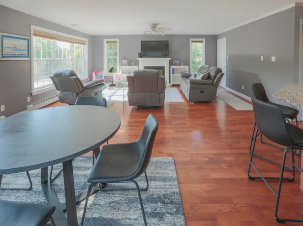 53 Lincolnville Avenue, Belfast, ME 04915