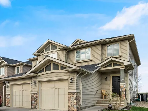 36 S New Brighton Lndg SE, Calgary, AB T2Z 0S5