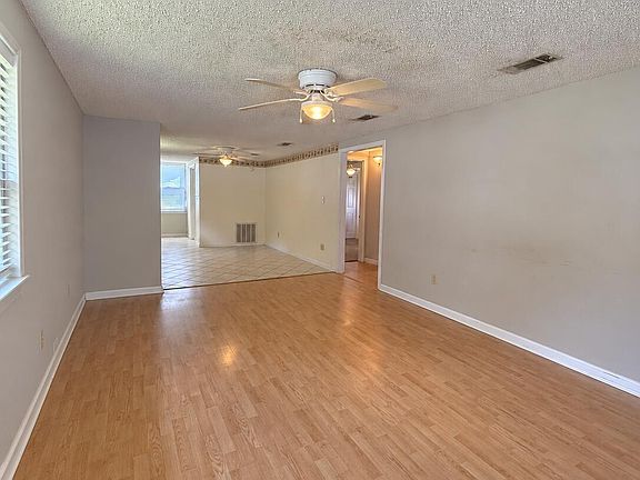 4th image of 2201 30th St