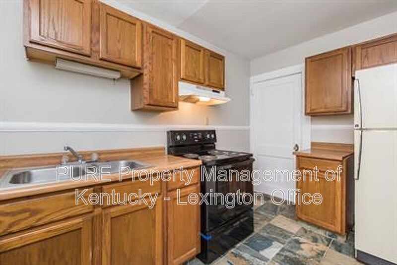 1st image of 5 Dogwood Ln