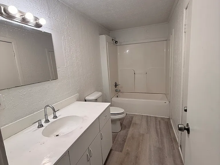 906 N Military St #A — Photo 5