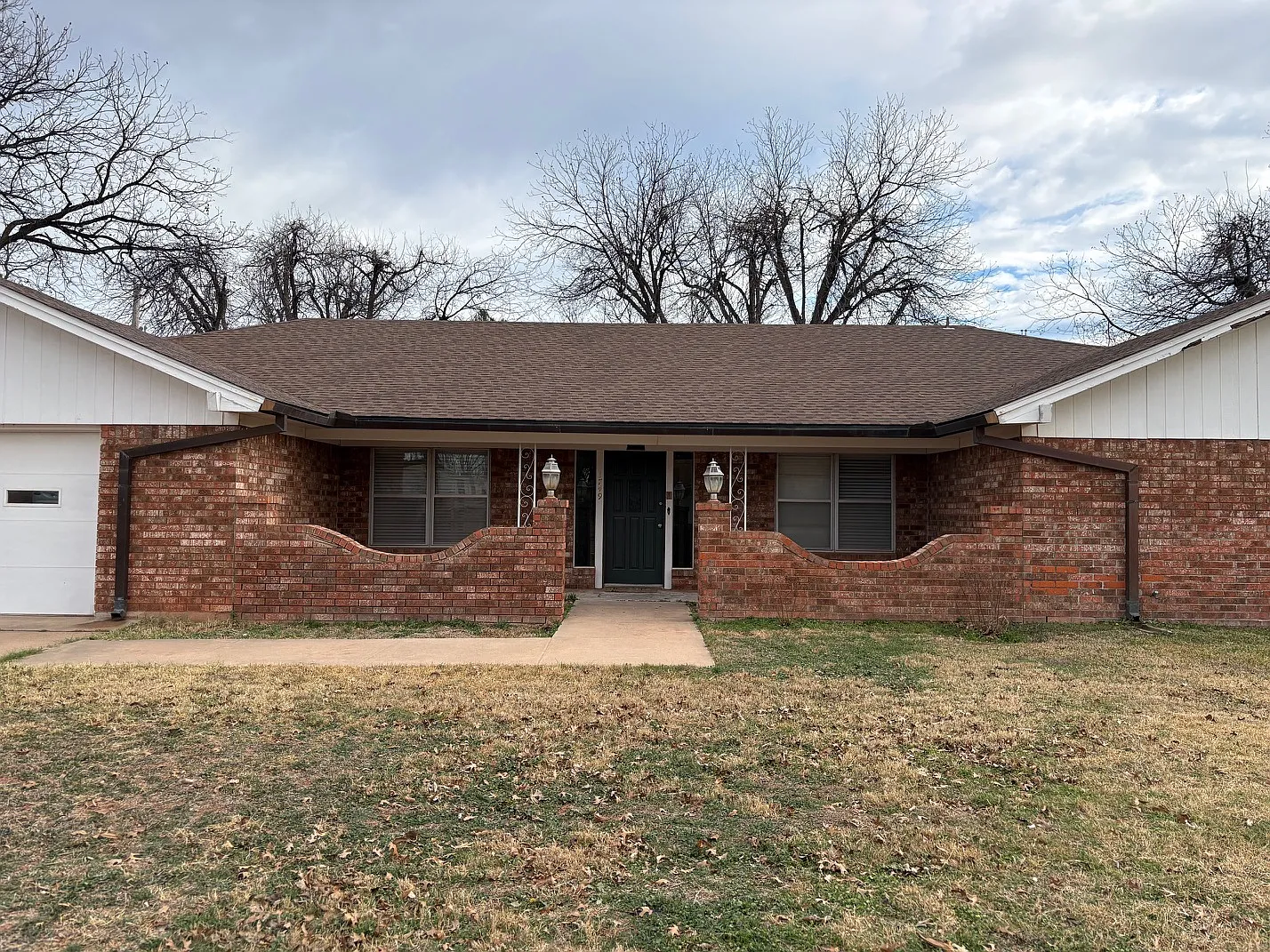 3 bed, 2.5 bath, 2544 sqft, $3,400 — Photo 1
