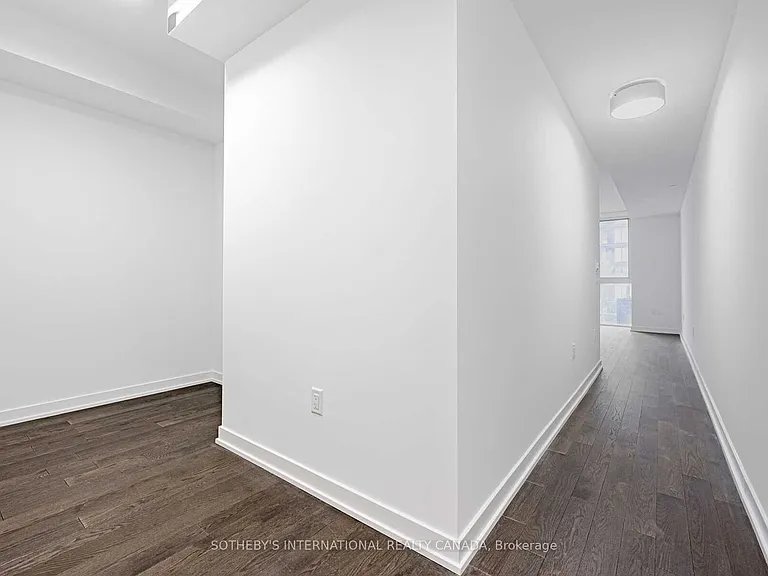 357 King St W #806 — Photo 16