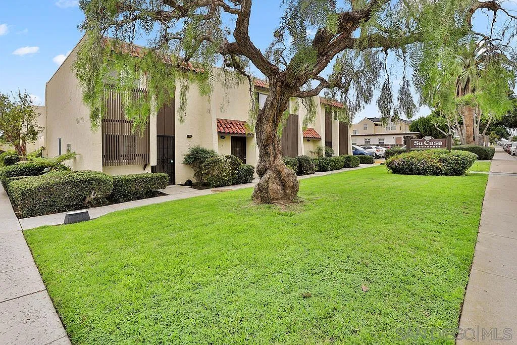 2155 Felspar St — Photo 1