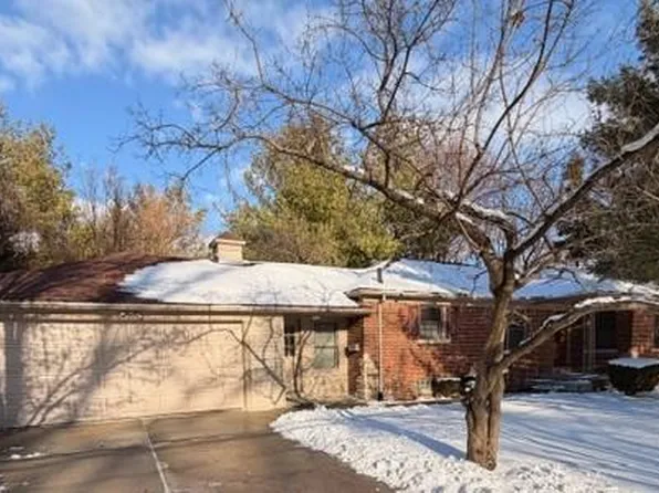 18671 Huntington Ave, Harper Woods, MI 48225