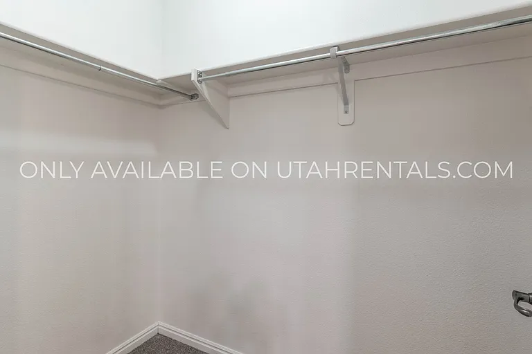 1508 W 110 N — Photo 12