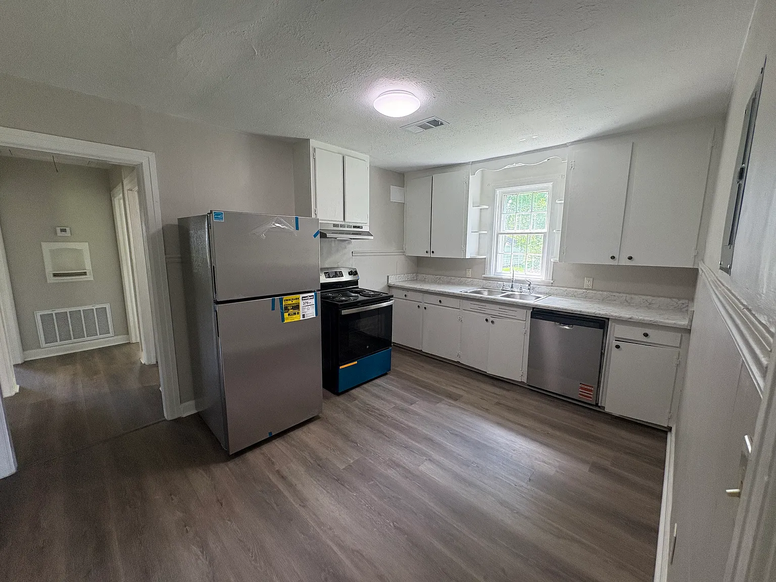3 bed, 1230 sqft, $1,650 — Photo 3