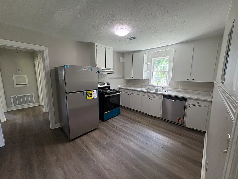 903 Chickasaw Trl — Photo 3