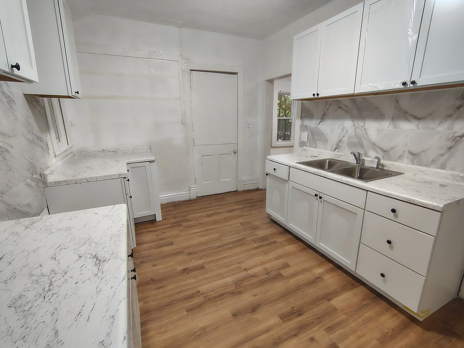 3 bed, 1150 sqft, $1,500 — Photo 2
