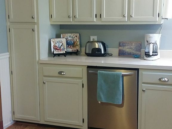 5th image of 6 Wineberry Dr