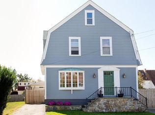 12 Argyle St, Cranston, RI 02920