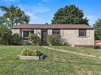 572 Rainier Dr, Pittsburgh, PA, 15239