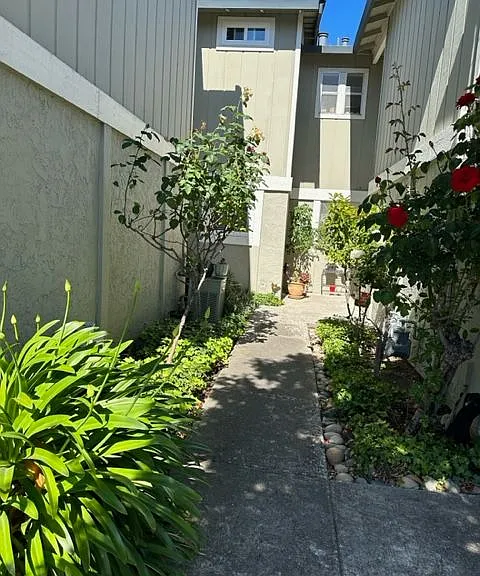 101 Redding Rd #B4 — Photo 3