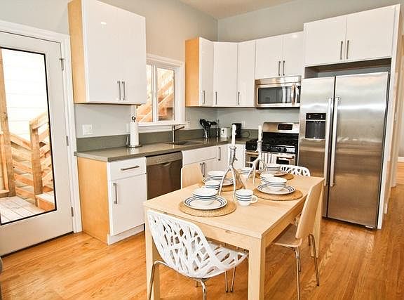 4th image of 145 Varennes St