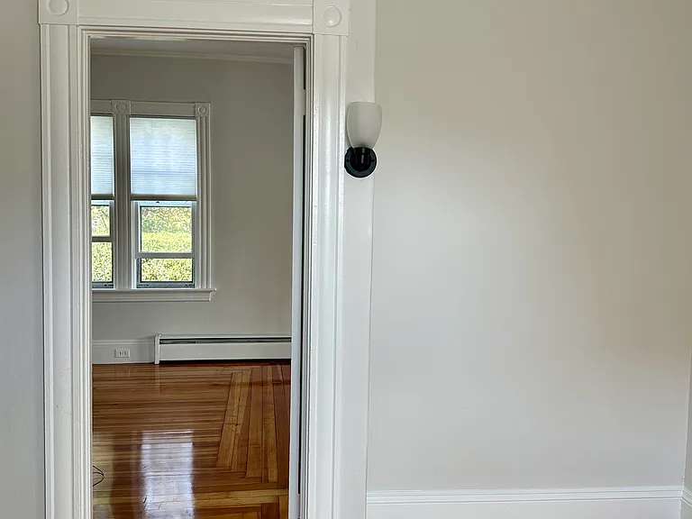 31 Weaver Ave — Photo 6