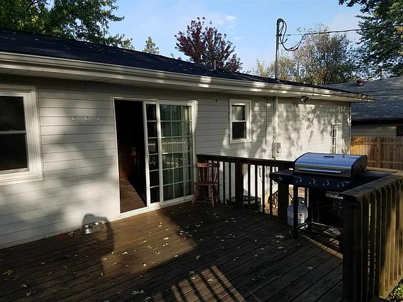 4th image of 707 1st Ave SE