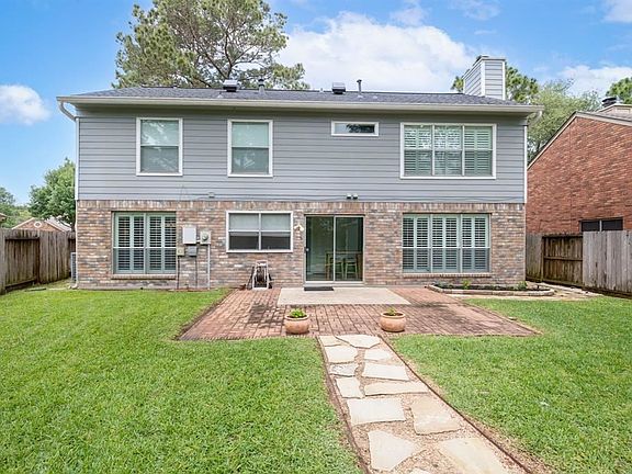 3rd image of 8006 Shangrila Ln
