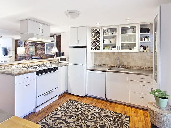 4th image of 179 Degraw St #1