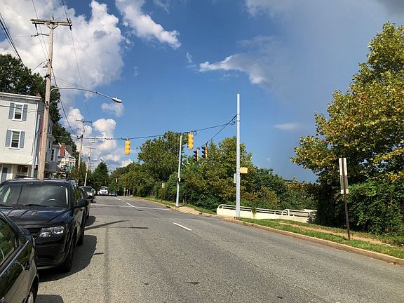 4th image of 621 N Jackson St