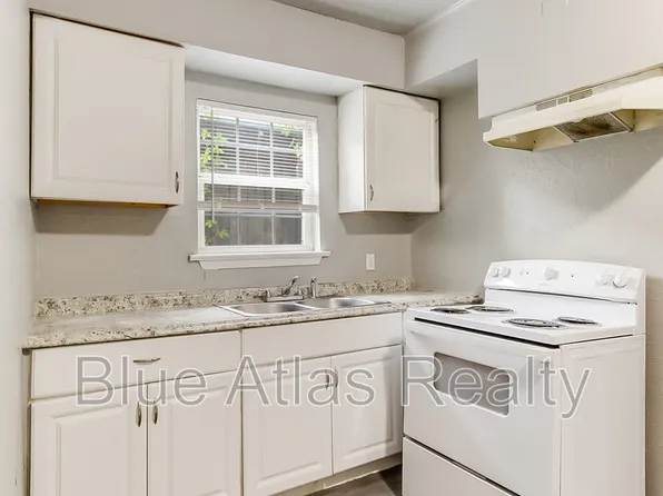 1724 Pear St #1, Dallas, TX 75215