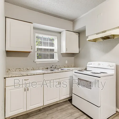1724 Pear St #1 Photo 1