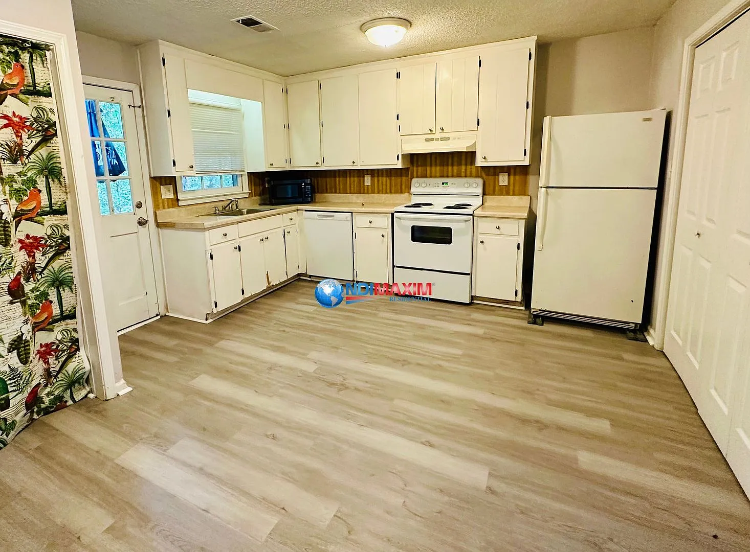 2 bed, 986 sqft, $1,345 — Photo 2