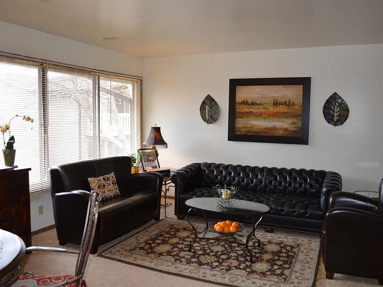 Windpoint Apartments — Photo 8