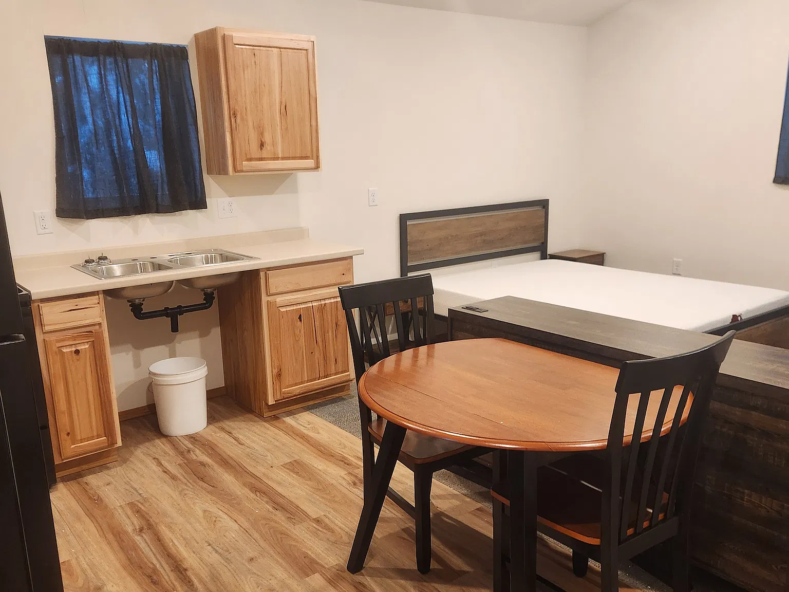 Studio, 320 sqft, $900 — Photo 2