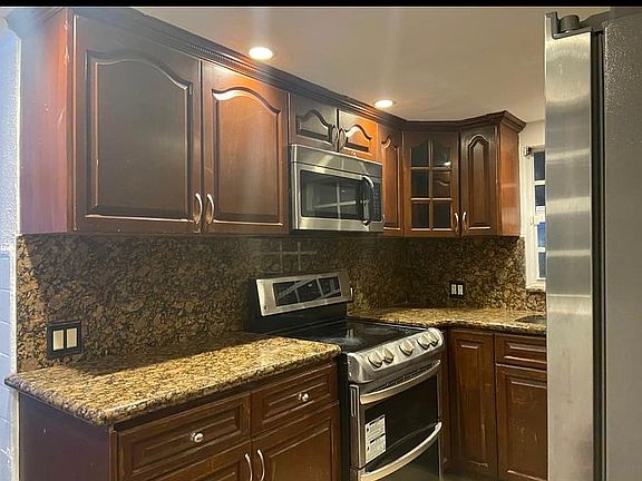 4th image of 13241 NW 22nd Ct