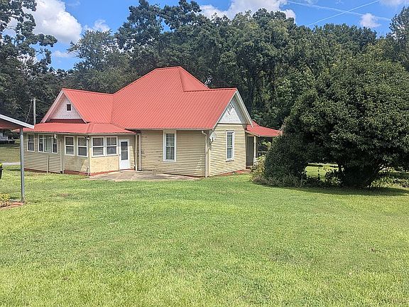 4th image of 300 S Bomar Ave