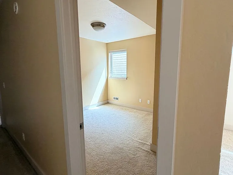 4249 Cover St — Photo 8