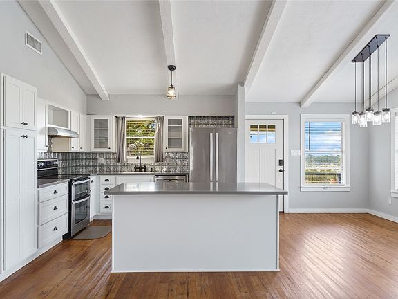 4th image of 2351 Skyline Dr #2351