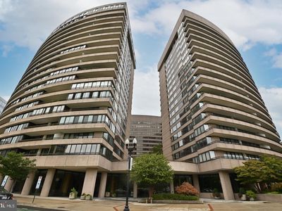1300 Crystal Dr #PENTHOUSE 8S, Arlington, VA, 22202