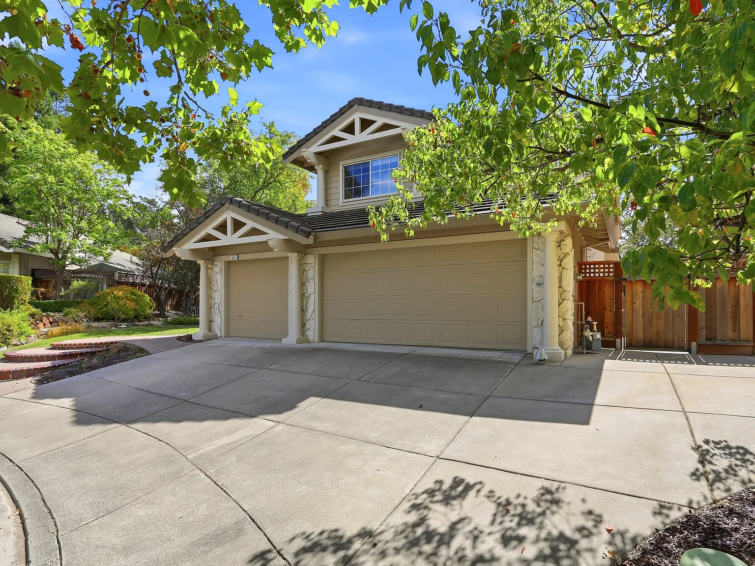 4 bed, 3237 sqft, $6,500 — Photo 3
