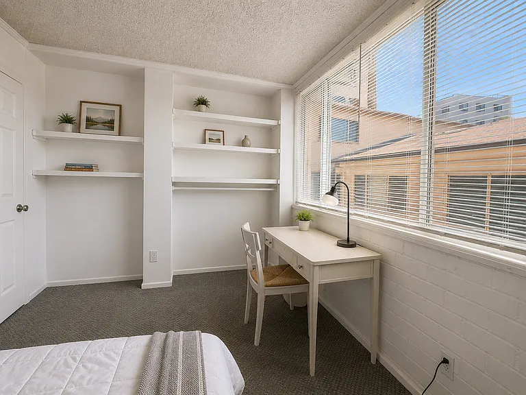 540 Kelton Ave #204 — Photo 4