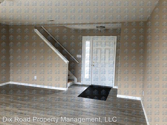 3rd image of 6868 Shrewsbury Ct