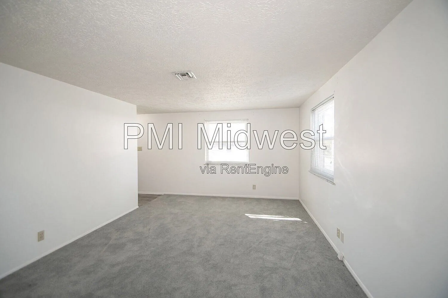 3 bed, 1.0 bath, 1120 sqft, $1,699 — Photo 3