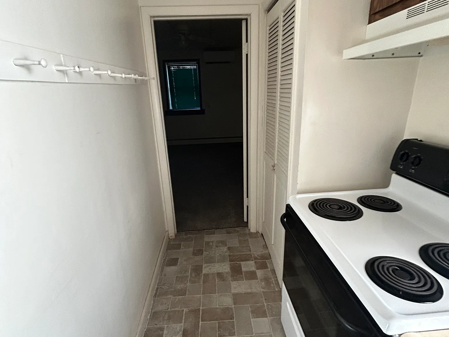 1 bed, 1.5 bath, $1,350 — Photo 4