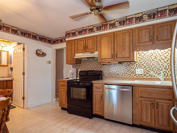 5th image of 1005 Skyview Dr
