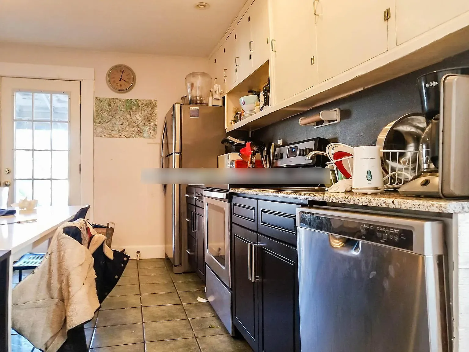 5 bed, 99999 sqft, $5,700 — Photo 2