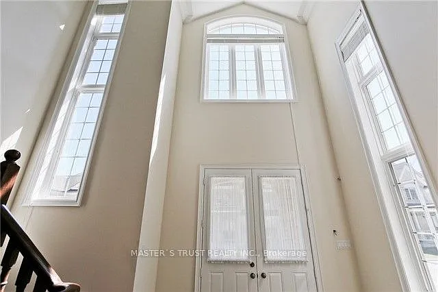 4 bed, $4,000 — Photo 3