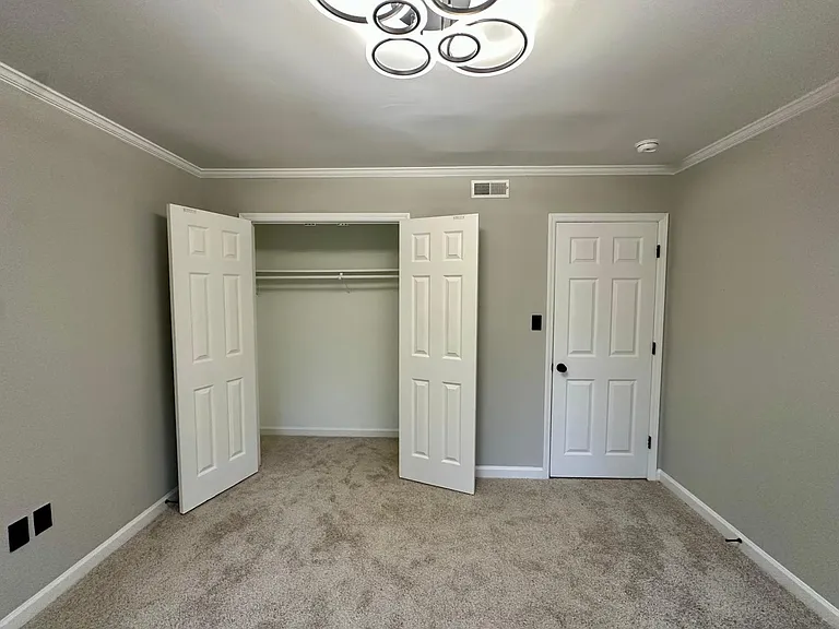 1401 Longbrook Dr — Photo 7