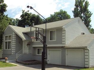 94 Keats Dr, New Windsor, NY 12553