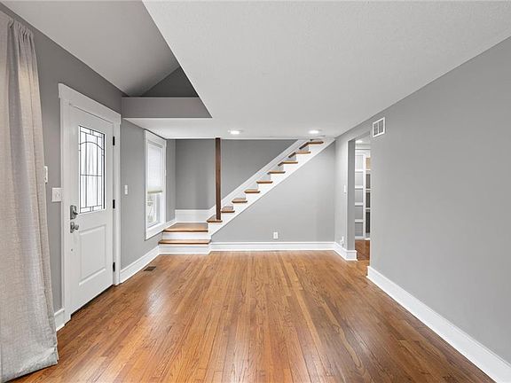 5th image of 5931 Knox Ave