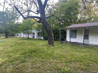 507 S Division St, Coweta, OK 74429