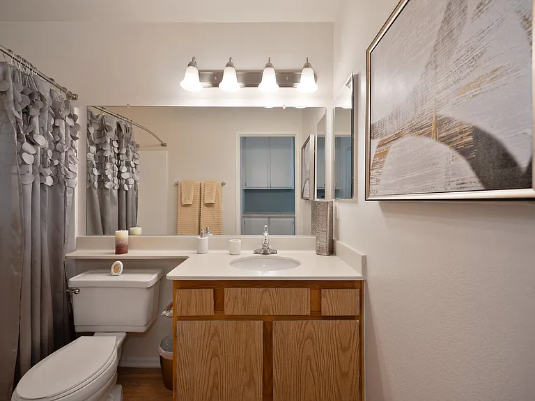 West Park Villas Apartments — Photo 17