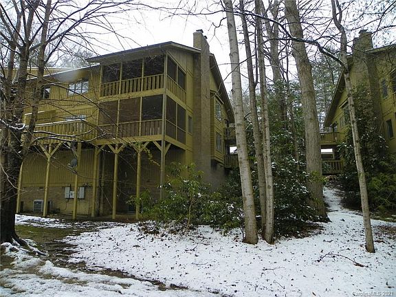5th image of 402 Live Oak Ln