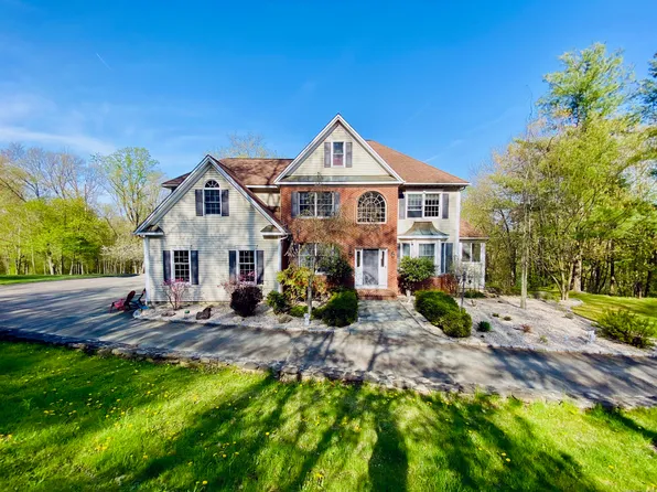 13 Society Hill Road, Danbury, CT 06811